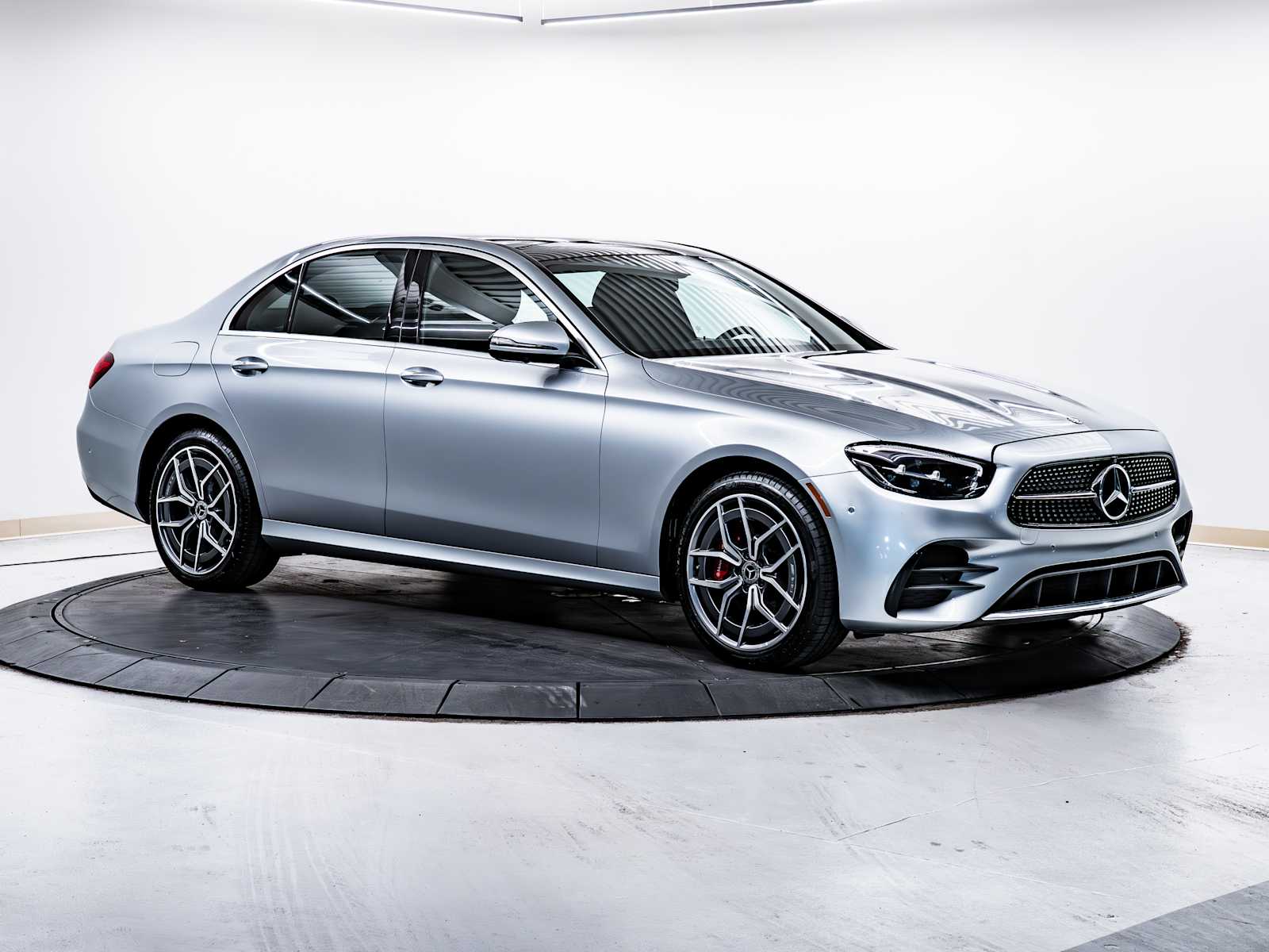 2021 Mercedes-Benz E-Class E350's photo