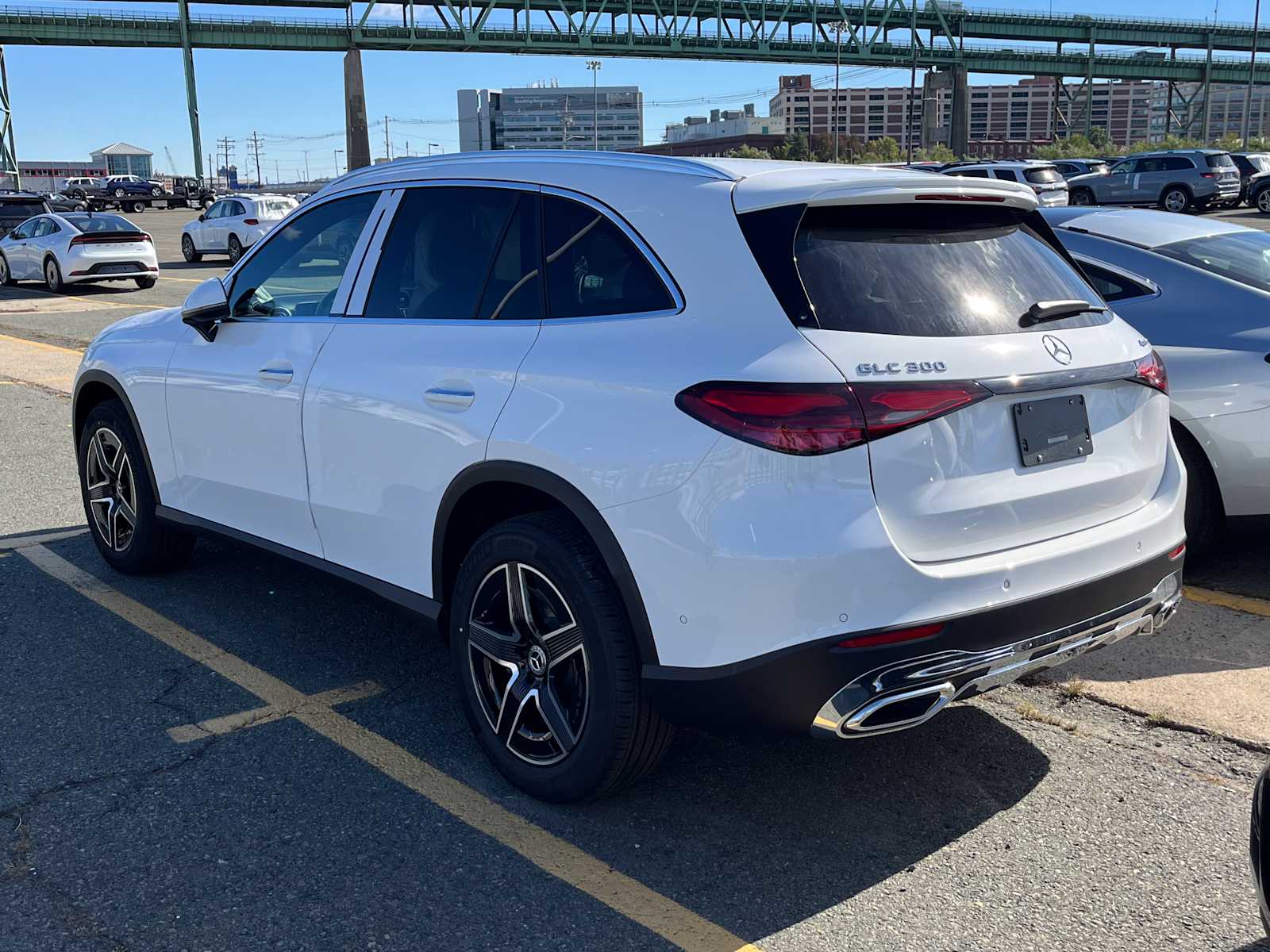 2026 Mercedes Benz GLC 300 4MATIC photo 3