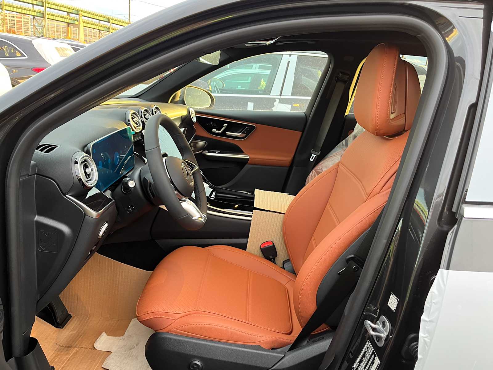 2026 Mercedes Benz GLC 300 4MATIC photo 4