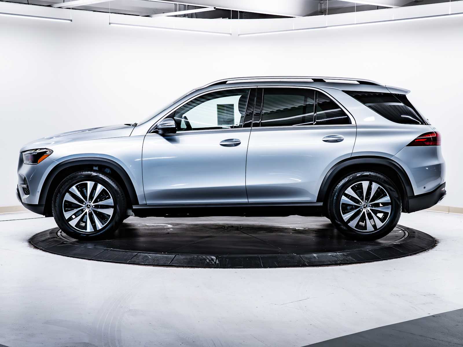 2024 Mercedes Benz GLE 350 4MATIC photo 2