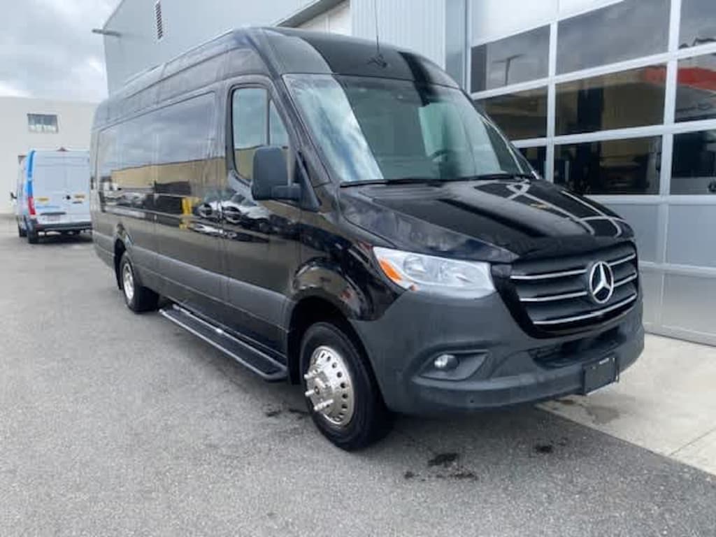 New 2024 Mercedes-Benz Sprinter 3500 HR 170" wb Ext 15 Seat Smartliner Passenger Van Van Extended Cargo Van