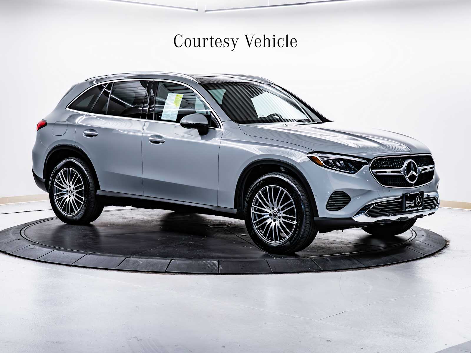 2025 Mercedes-Benz GLC Base's photo