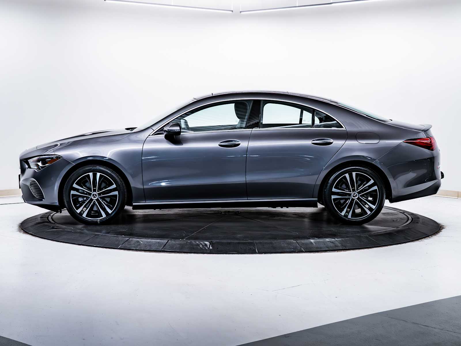 2025 Mercedes Benz CLA 250 4MATIC photo 4