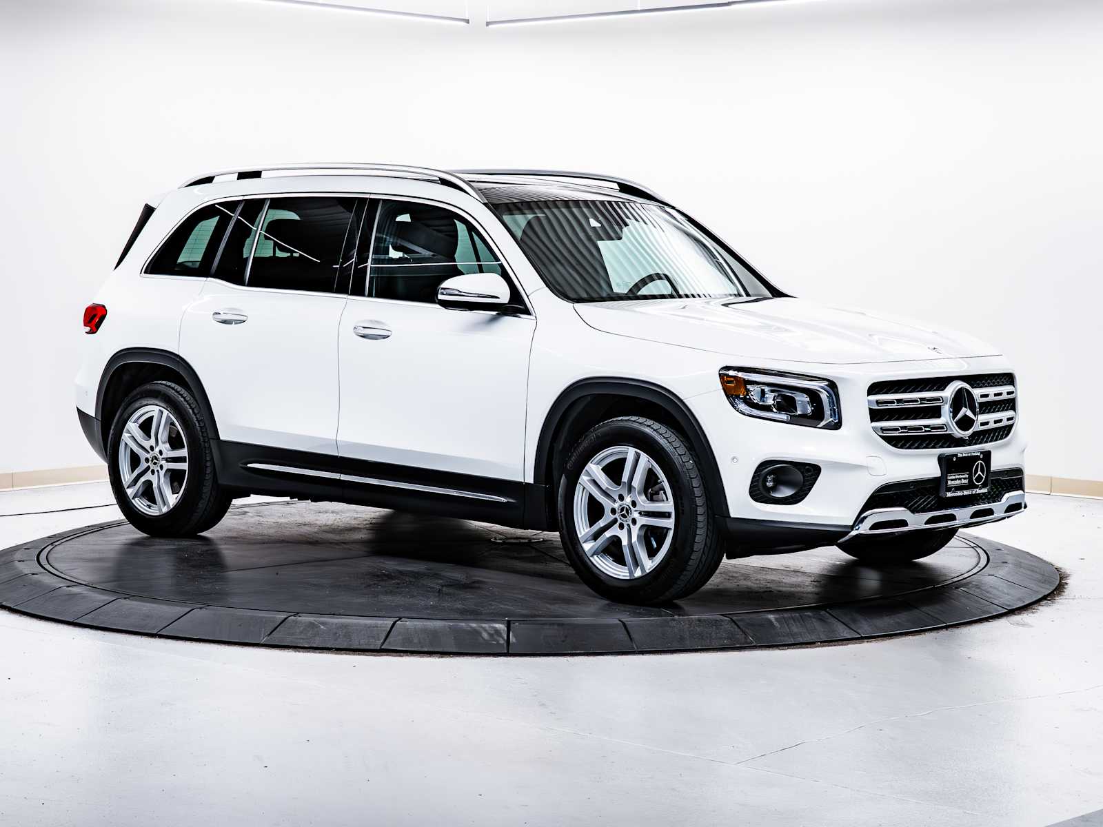 2023 Mercedes-Benz GLB Base's photo