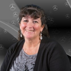 Staff member Lisa Parker from ID_4ef7bc