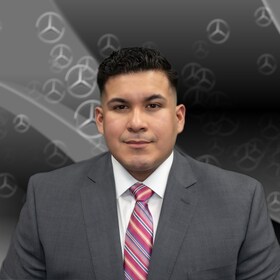 Staff member Jhonathan Linares from ID_82b37e