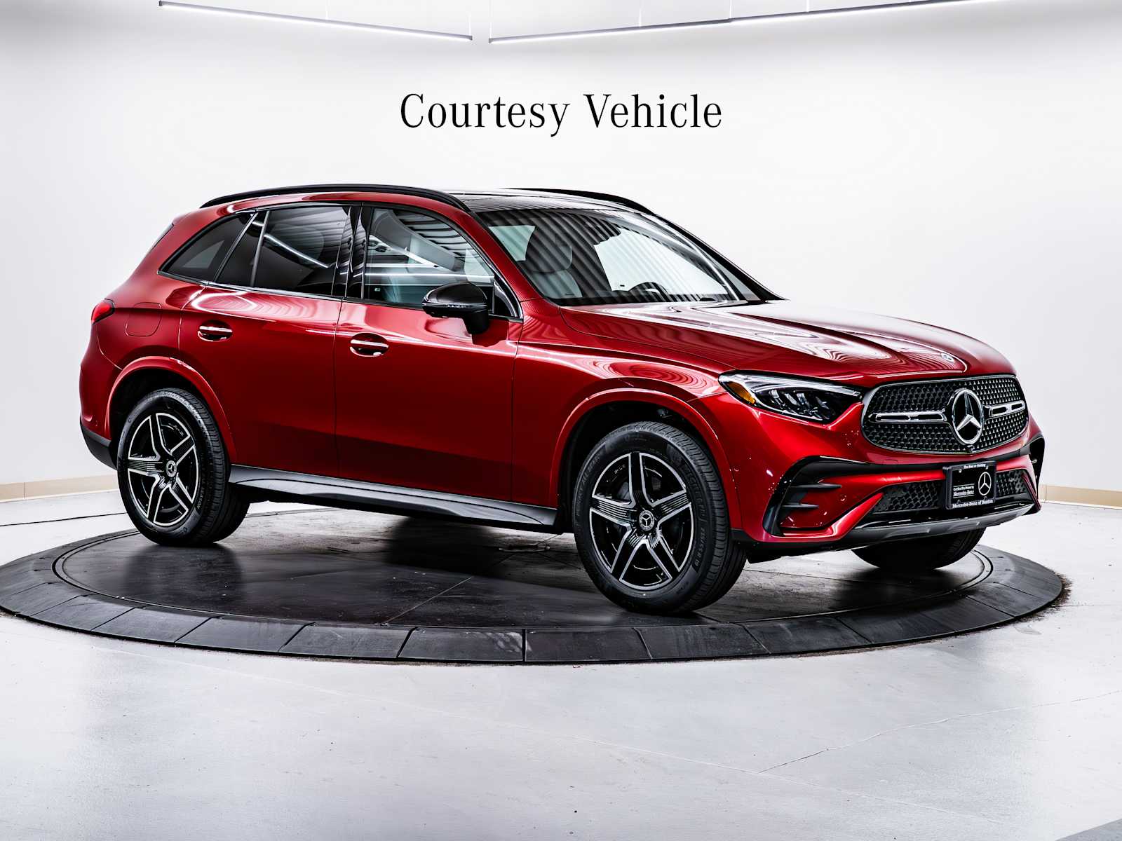 2025 Mercedes-Benz GLC Base's photo
