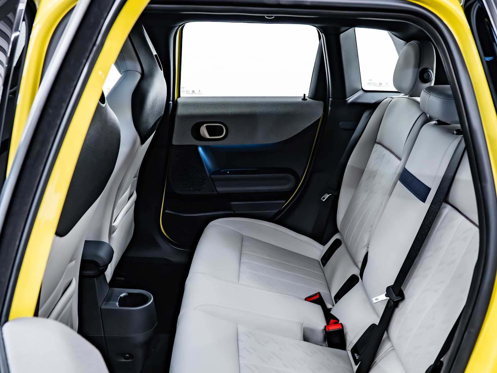 used 2025 MINI Hardtop 4 Door car, priced at $31,998