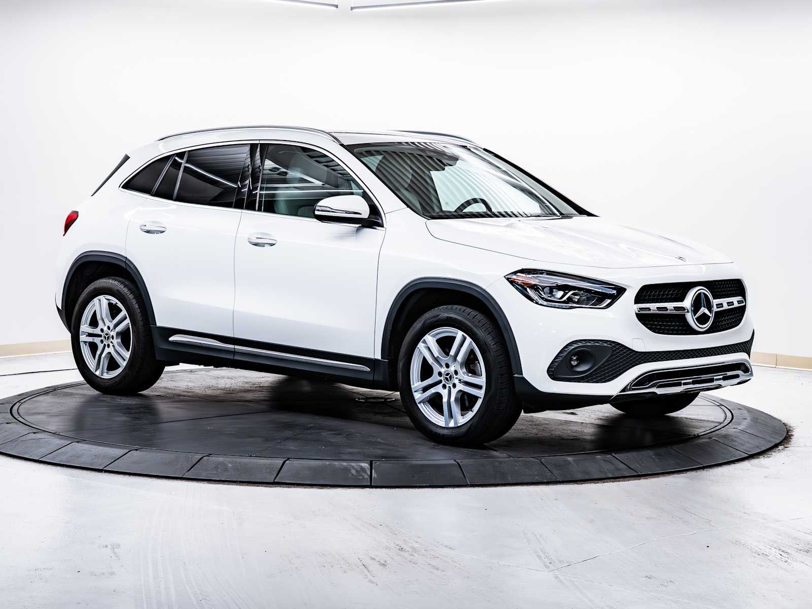2023 Mercedes-Benz GLA Base's photo