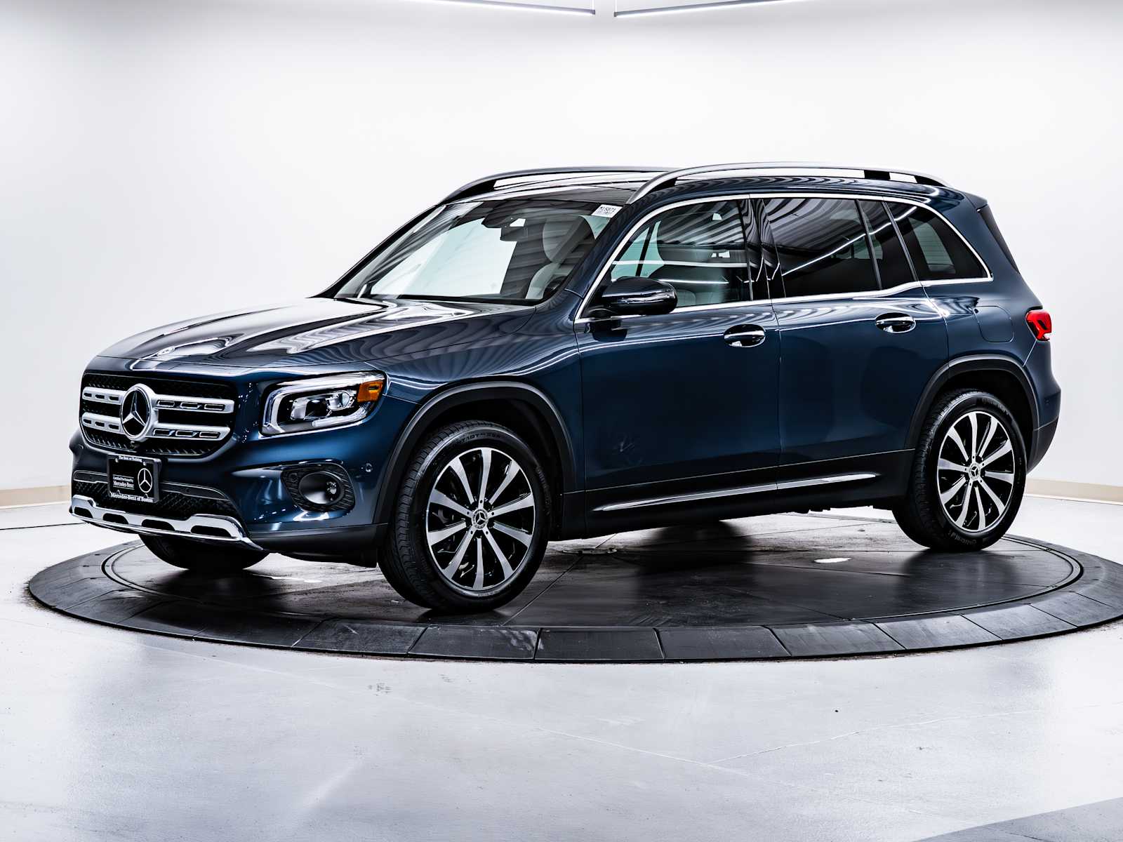 used 2022 Mercedes-Benz GLB 250 car, priced at $33,798