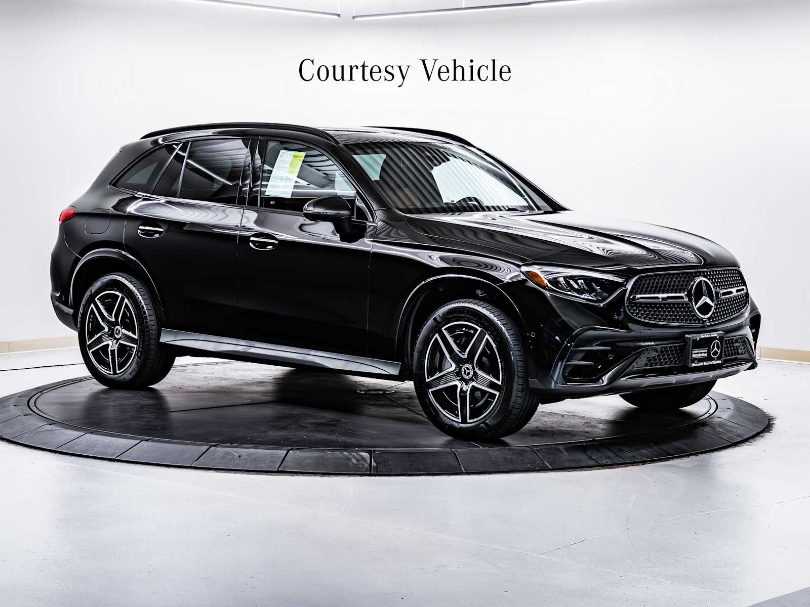 2025 Mercedes-Benz GLC Base's photo