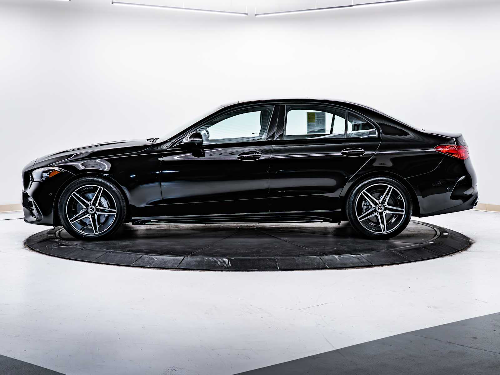 2025 Mercedes Benz C 300 4MATIC photo 4