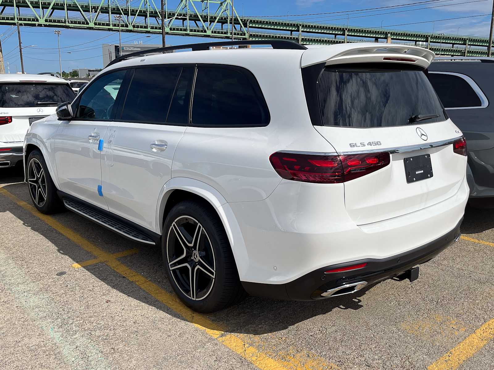 new 2025 Mercedes-Benz GLS 450 car