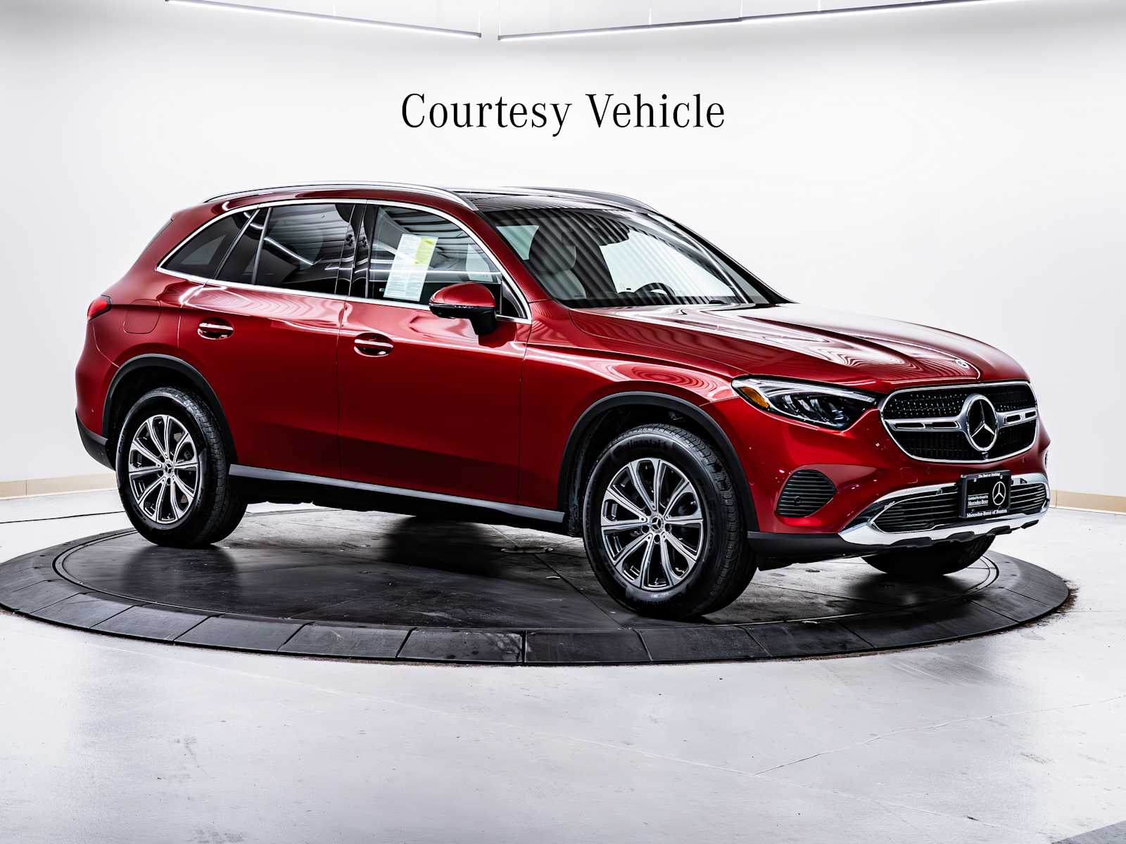 2025 Mercedes-Benz GLC Base's photo