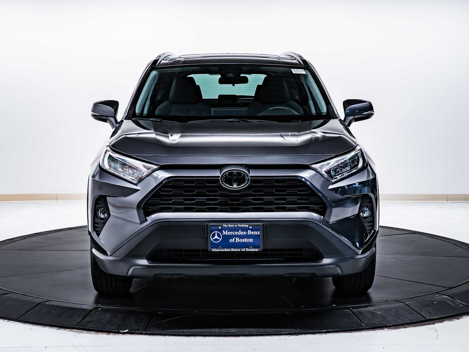 2019 Toyota RAV4 XLE photo 2
