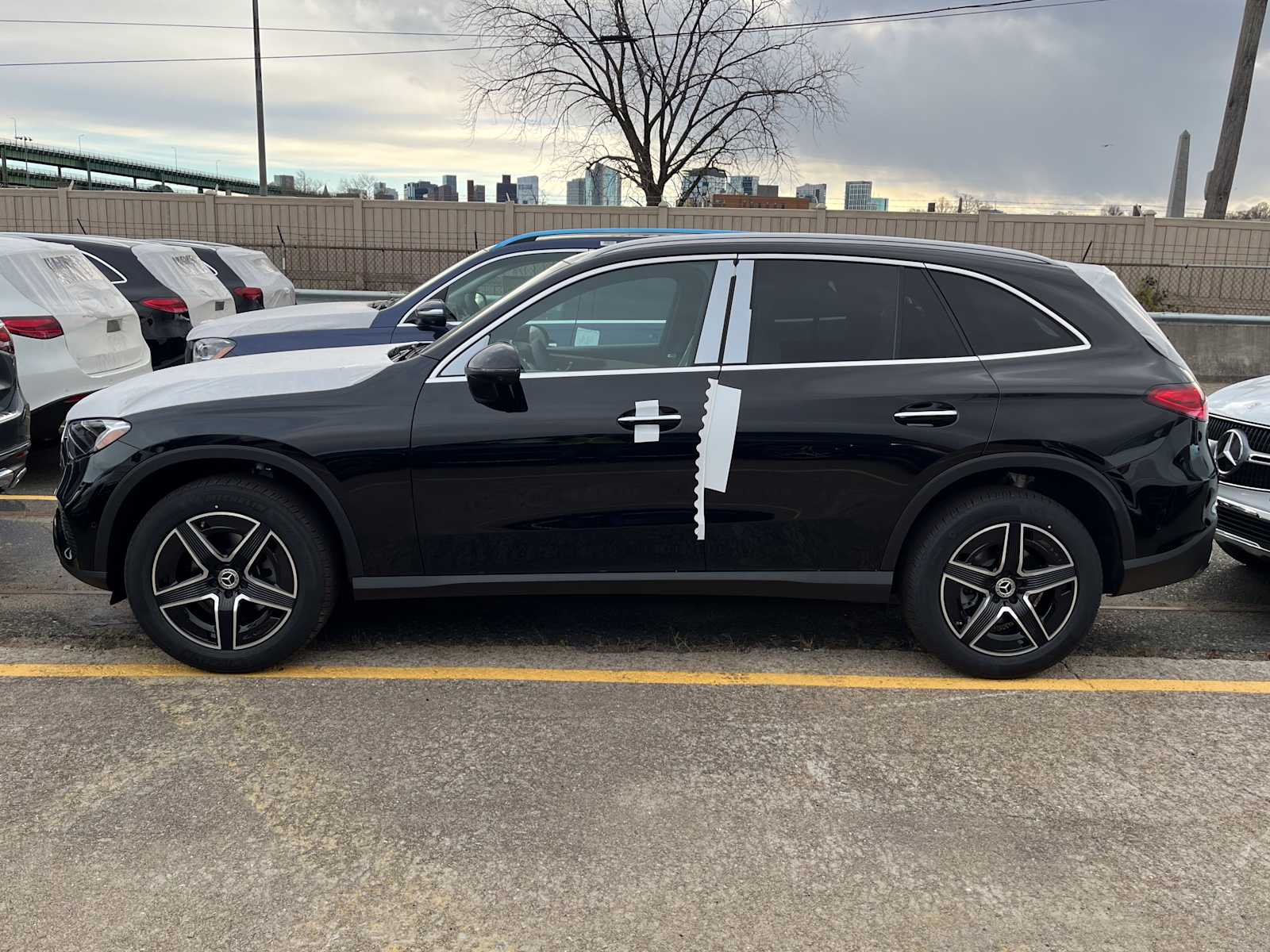 2026 Mercedes Benz GLC 300 4MATIC photo 2