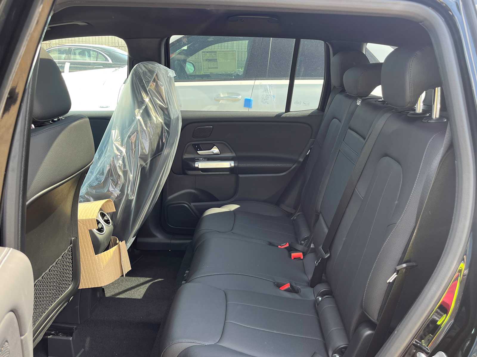 new 2025 Mercedes-Benz GLB 250 car