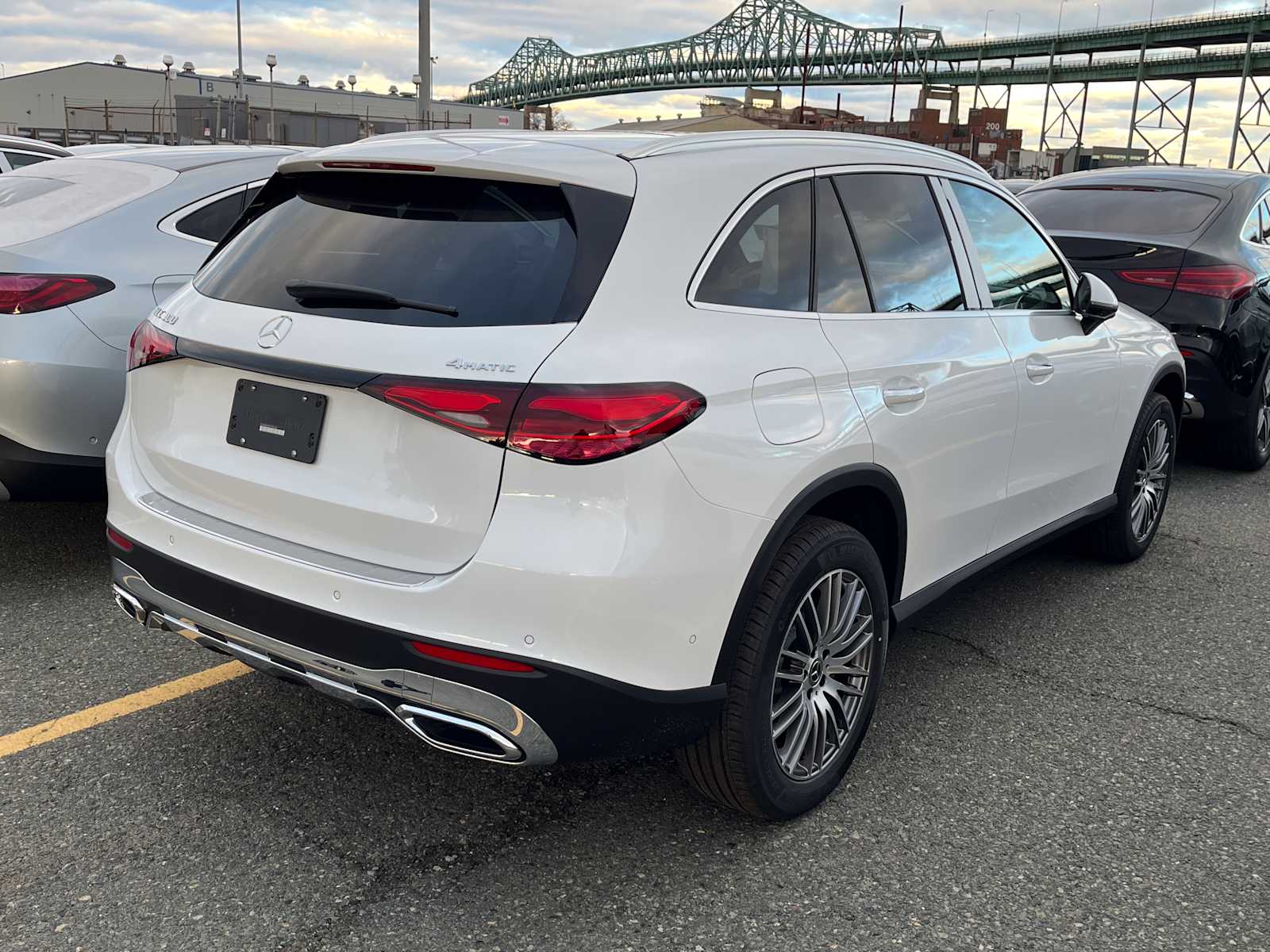 2026 Mercedes Benz GLC 300 4MATIC photo 2