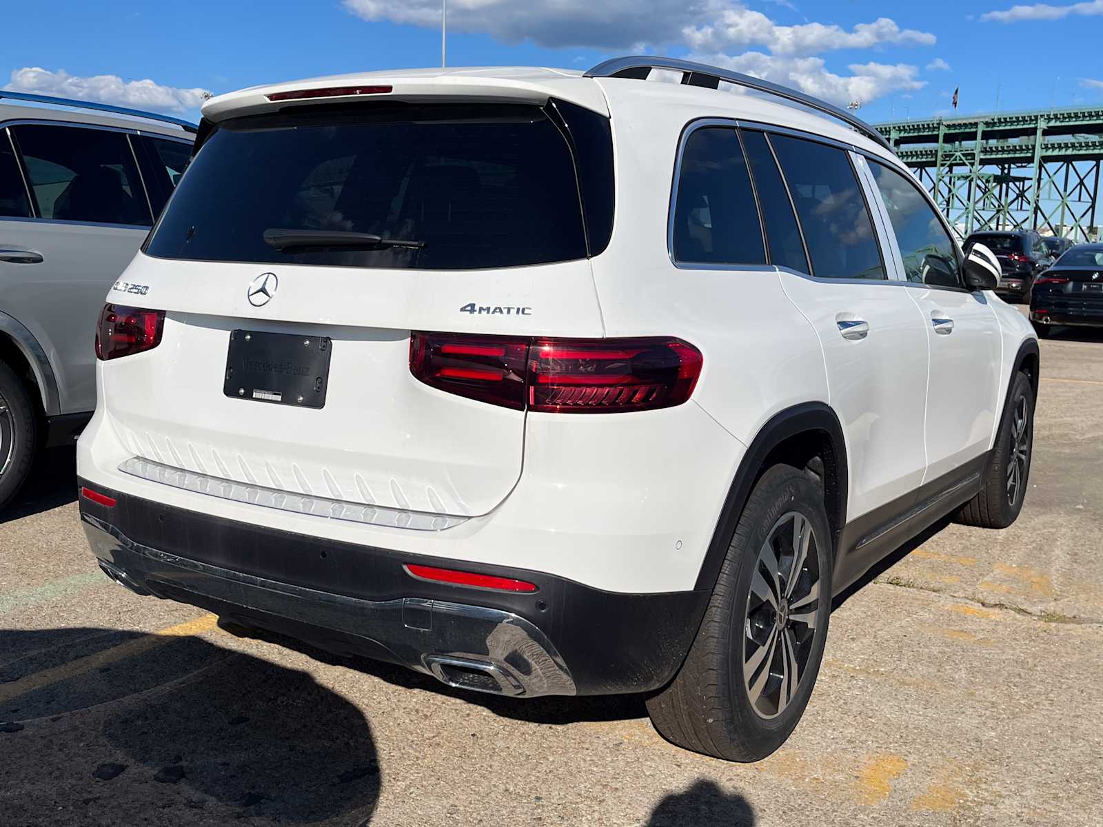 2026 Mercedes Benz GLB 250 4MATIC photo 2