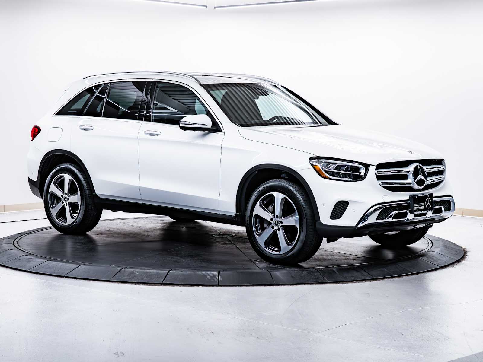 2022 Mercedes-Benz GLC GLC300's photo