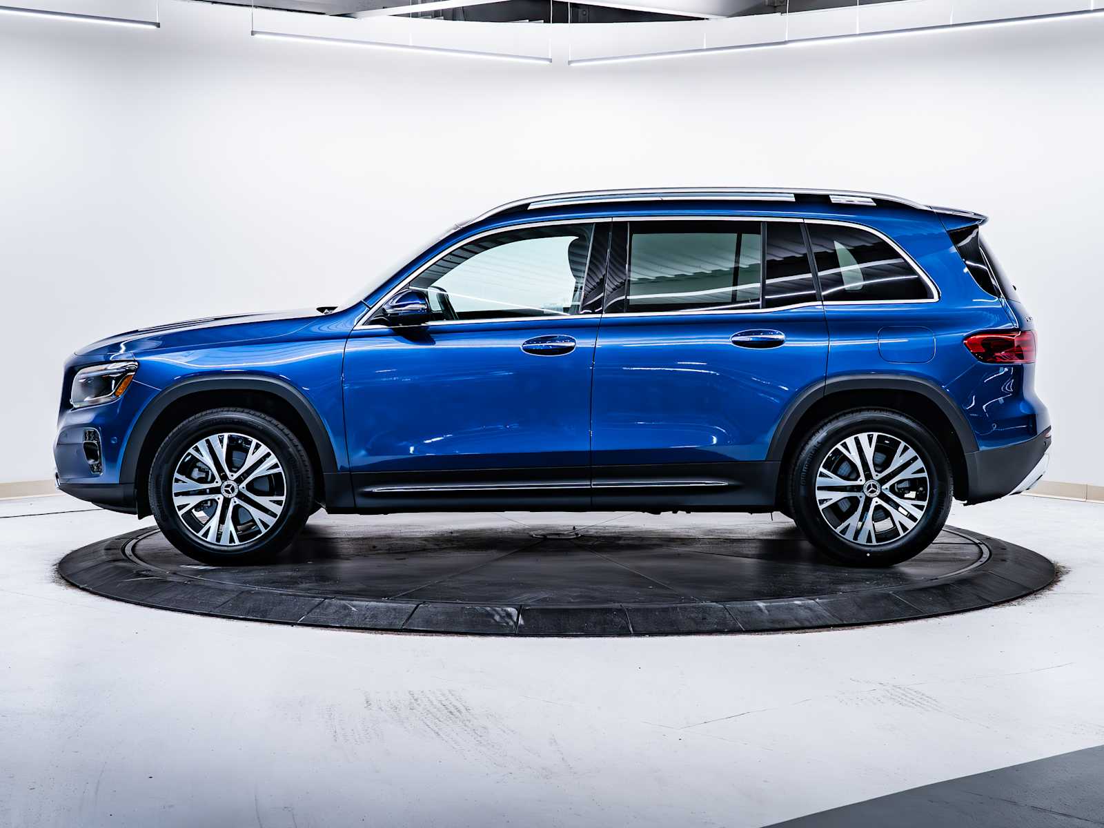 used 2024 Mercedes-Benz GLB 250 car, priced at $35,998