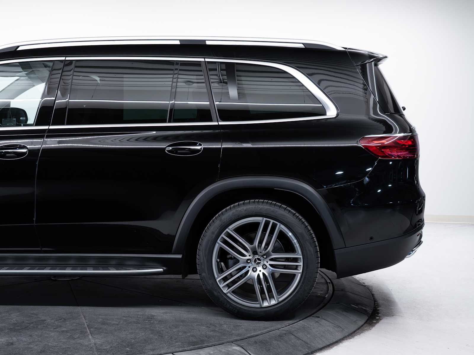 2026 Mercedes-Benz GLS Base - Photo 6