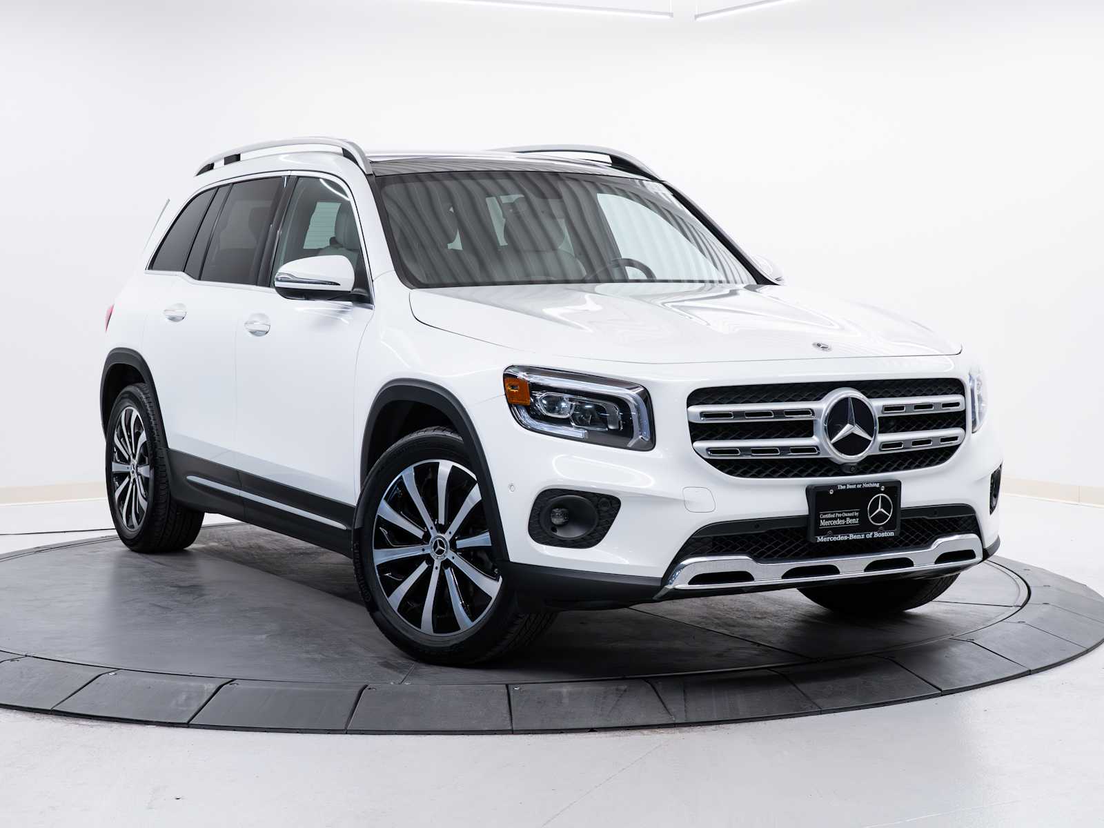 2021 Mercedes-Benz GLB GLB250 4MATIC's photo
