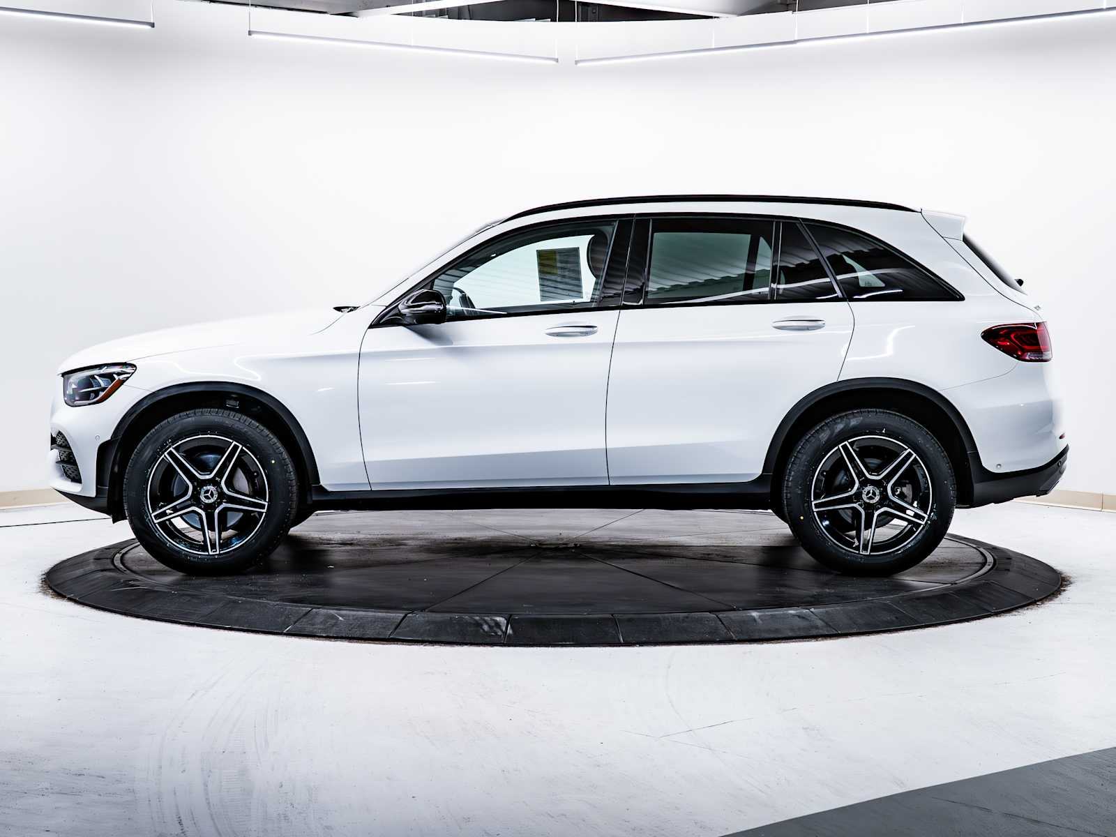 2021 Mercedes Benz GLC 300 4MATIC photo 4
