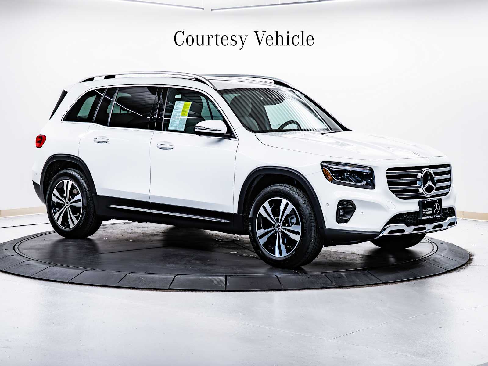 2025 Mercedes-Benz GLB Base's photo