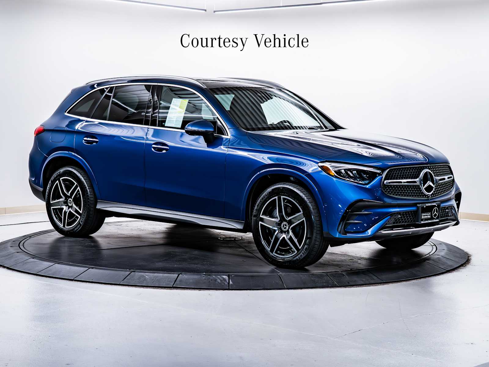 2025 Mercedes-Benz GLC Base's photo