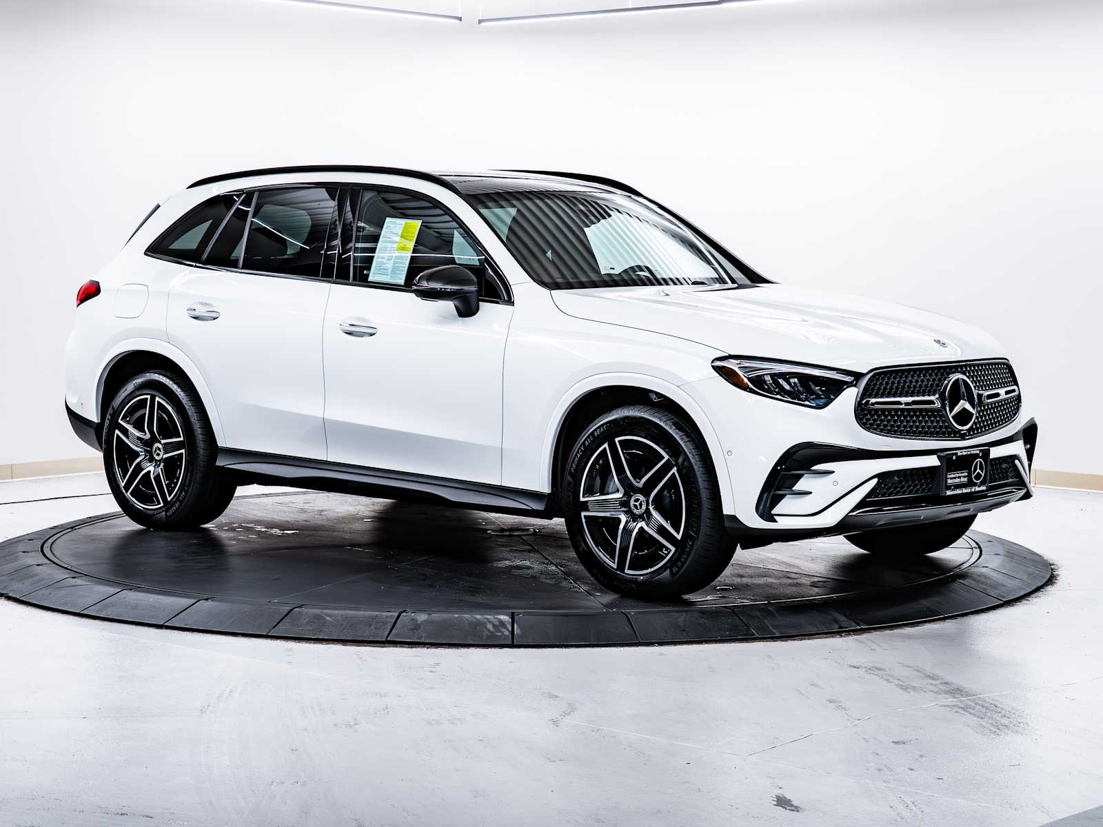 2025 Mercedes-Benz GLC Base's photo