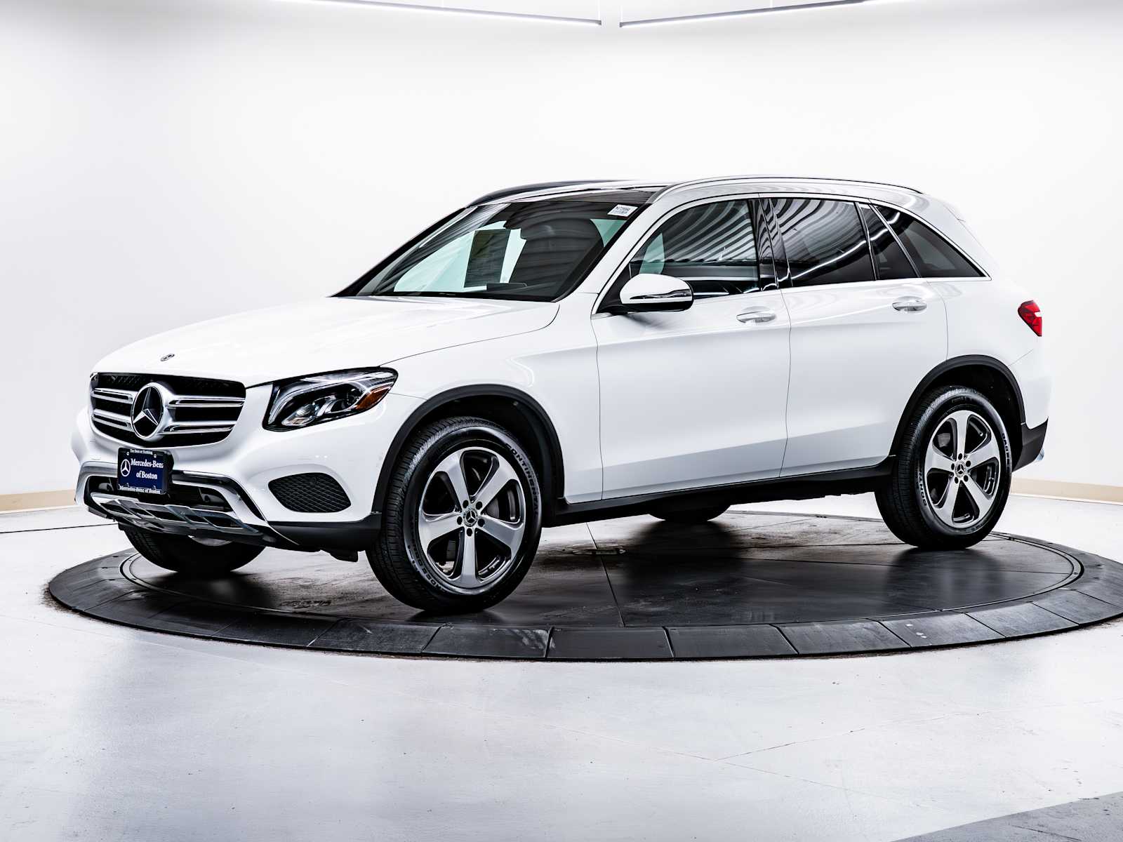 2019 Mercedes Benz GLC 300 4MATIC photo 3
