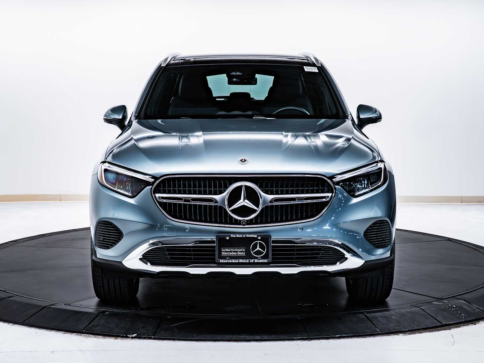 2025 Mercedes Benz GLC 300 4MATIC photo 2