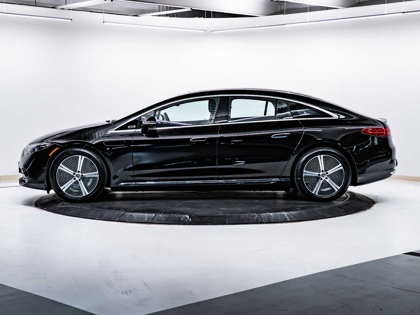 2023 Mercedes Benz EQS Sedan 450 4MATIC photo 4