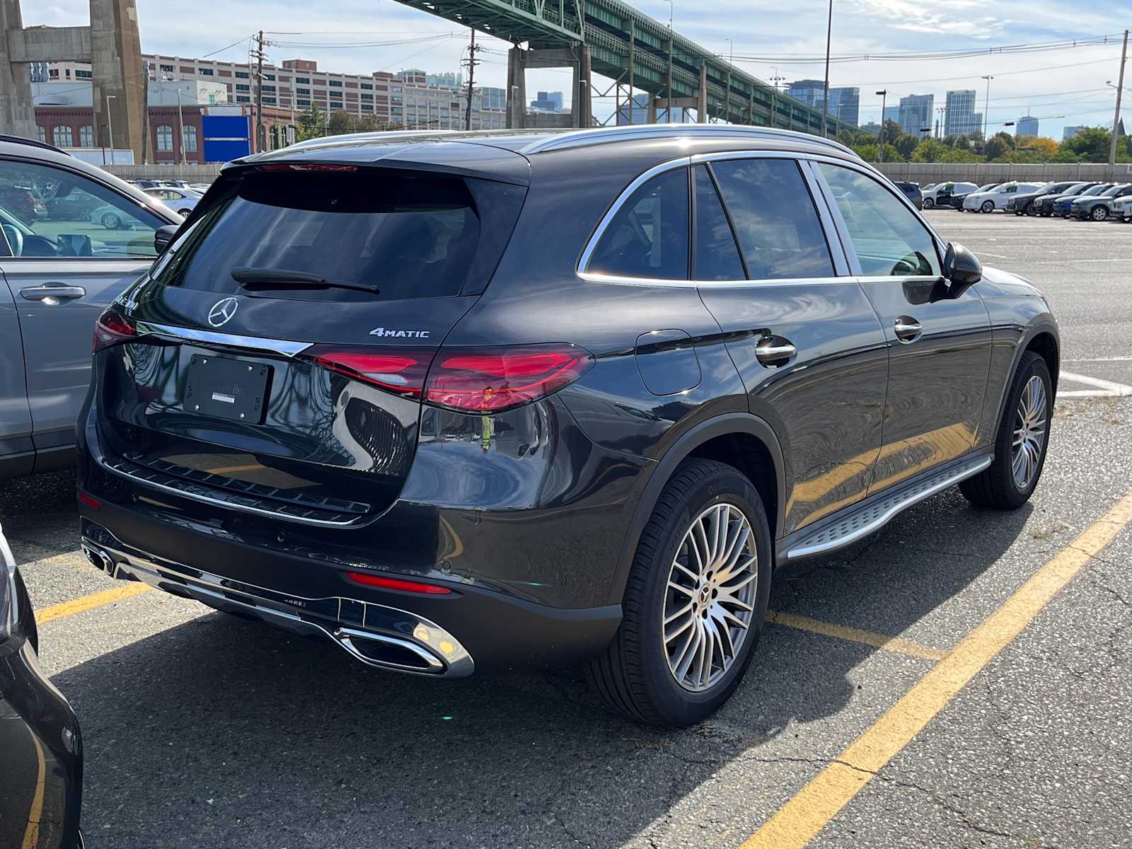 2026 Mercedes Benz GLC 300 4MATIC photo 3