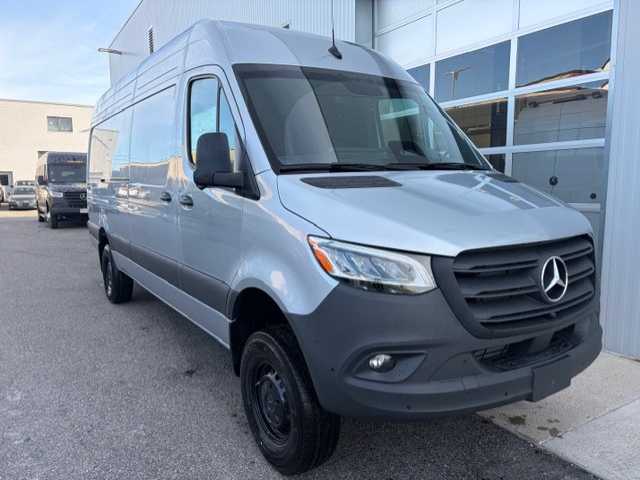 2026 Mercedes-Benz Sprinter Cargo Van Base's photo