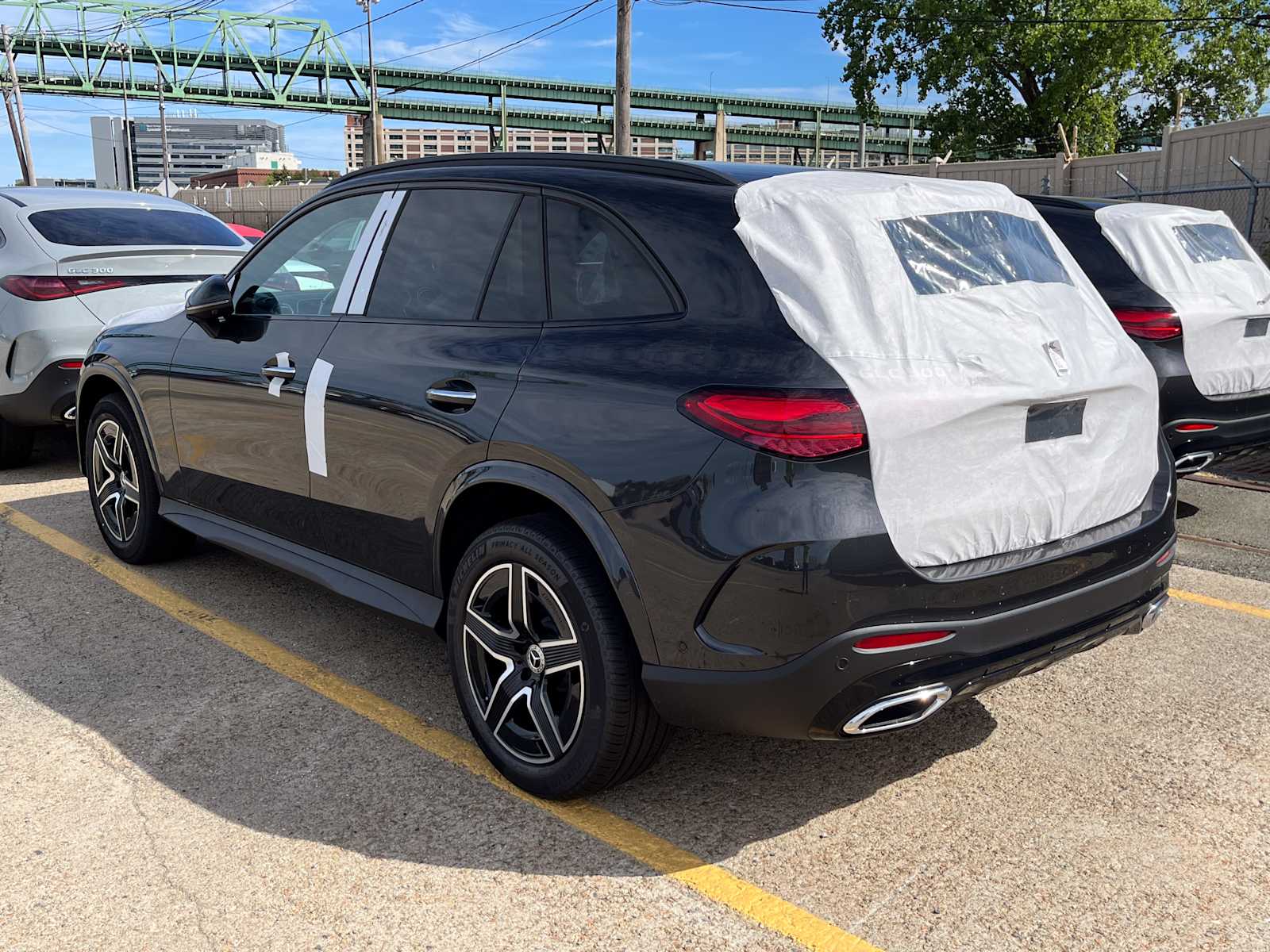 2026 Mercedes Benz GLC 300 4MATIC photo 2