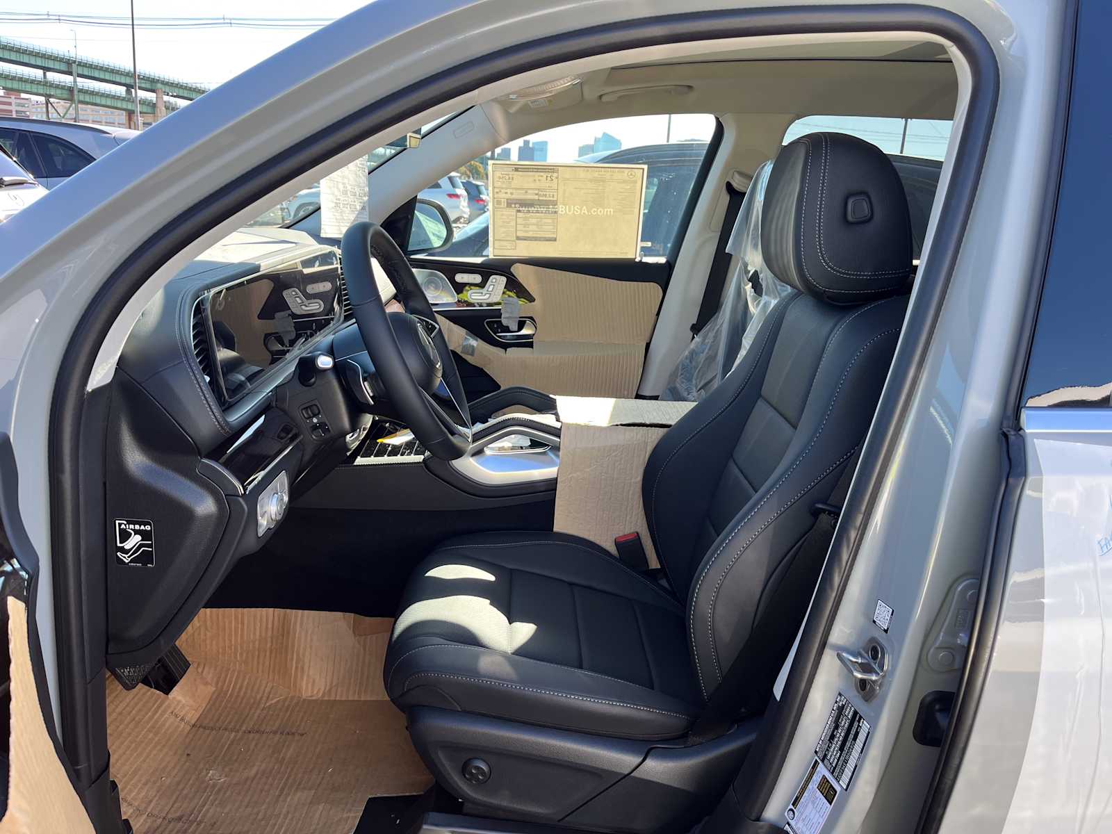 2026 Mercedes Benz GLS 450 4MATIC photo 2