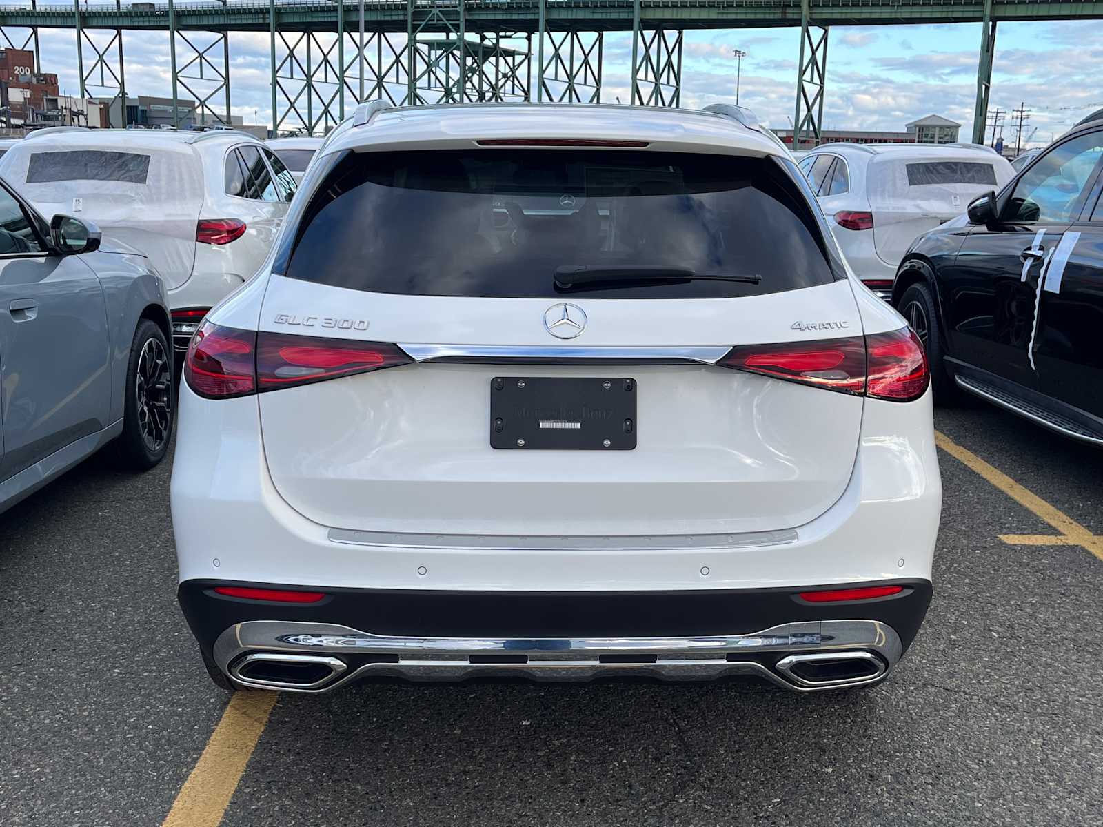 2026 Mercedes Benz GLC 300 4MATIC photo 2