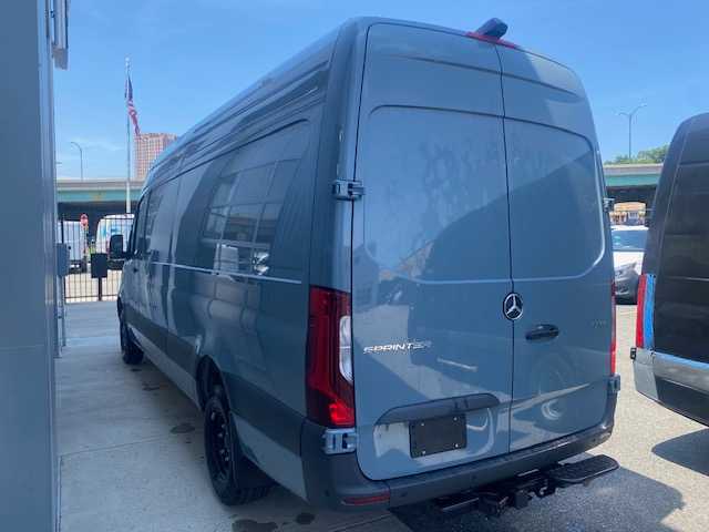 new 2025 Mercedes-Benz Sprinter 3500 car