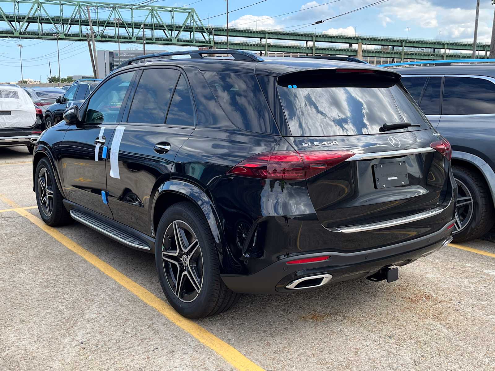 2026 Mercedes Benz GLE 450 4MATIC photo 3