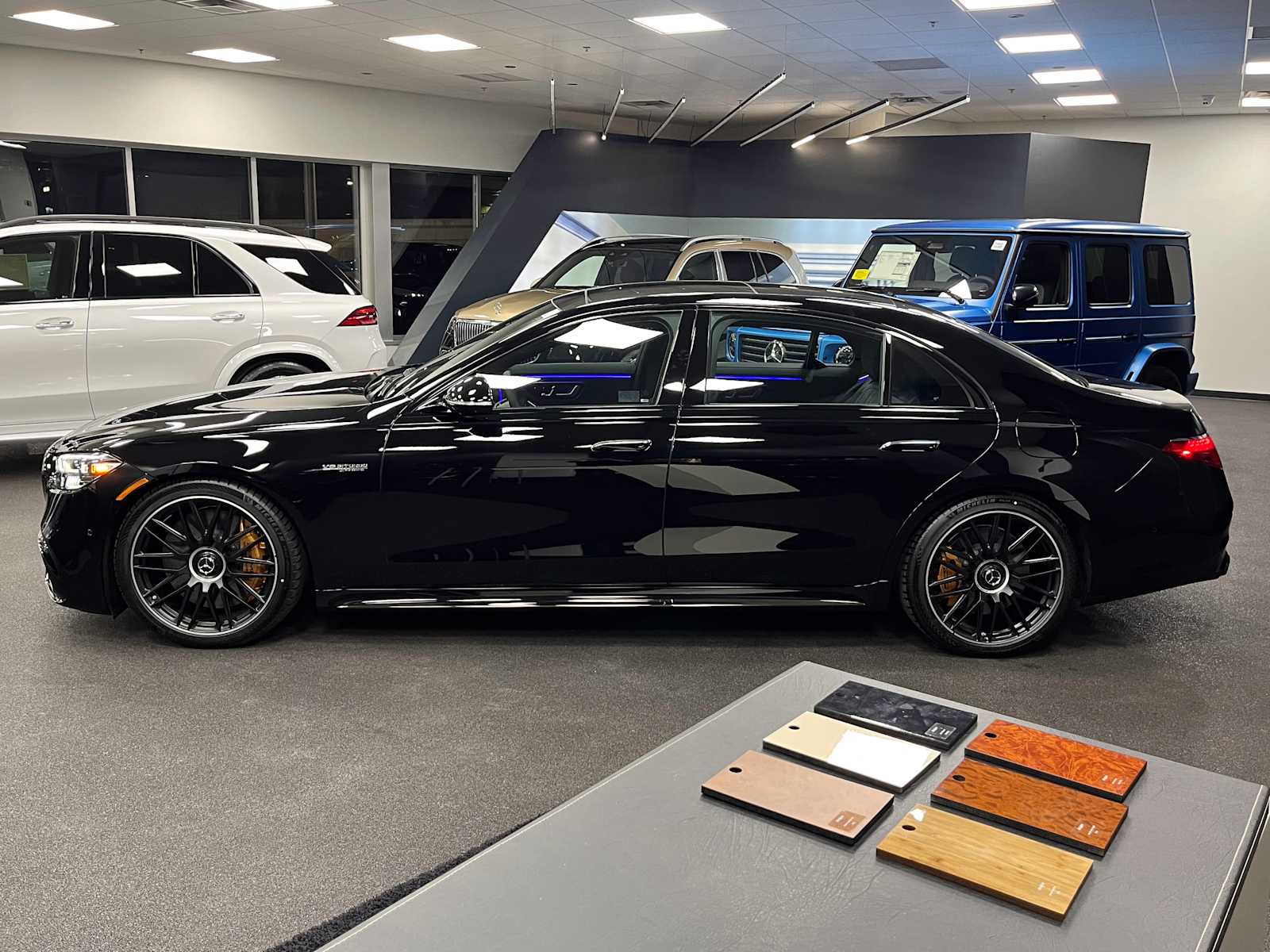 2025 Mercedes Benz S AMG Plug-In Hybrid 4MATIC photo 3