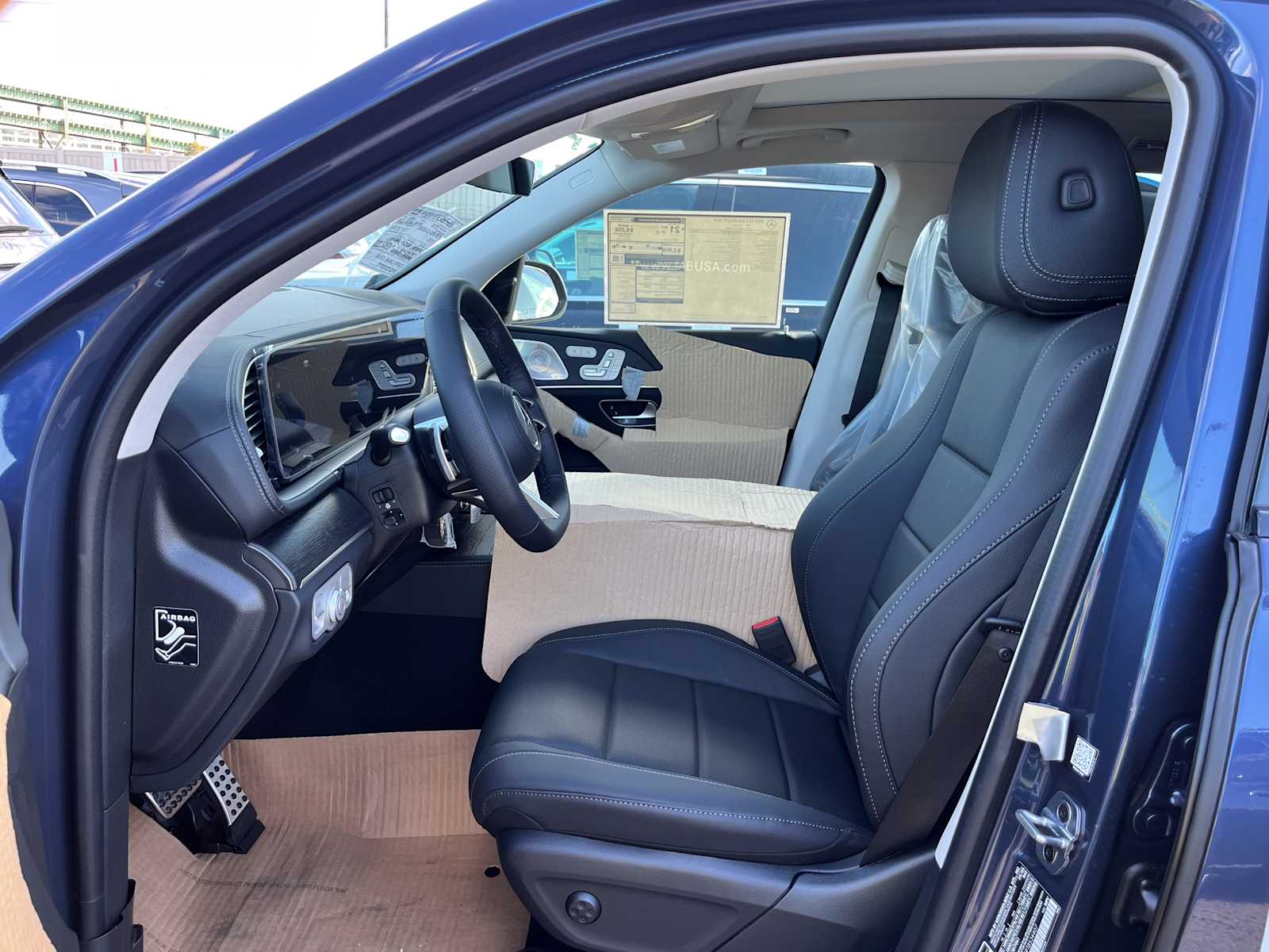 2026 Mercedes Benz GLS 450 4MATIC photo 3