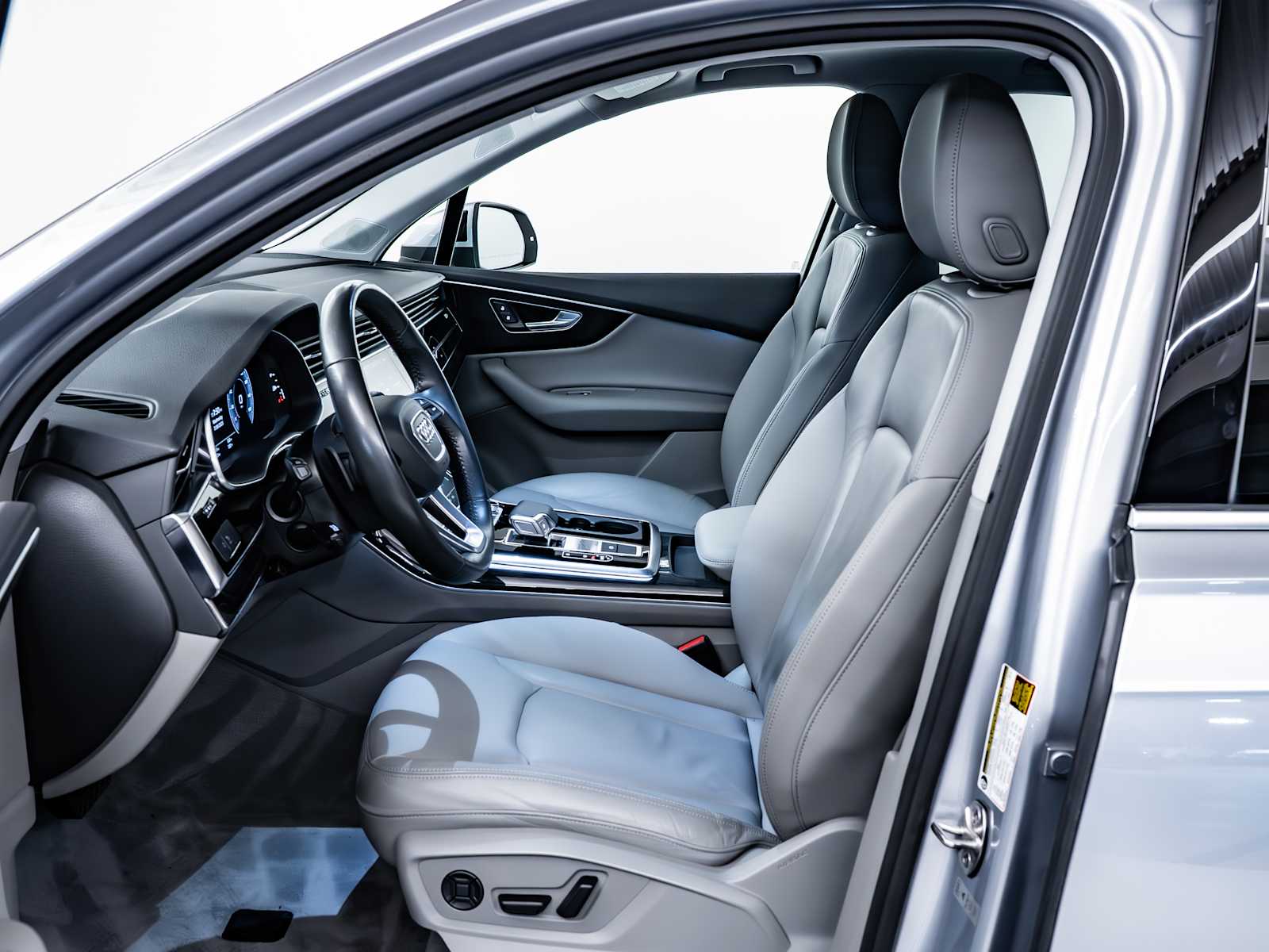 used 2020 Audi Q7 car, priced at $27,798