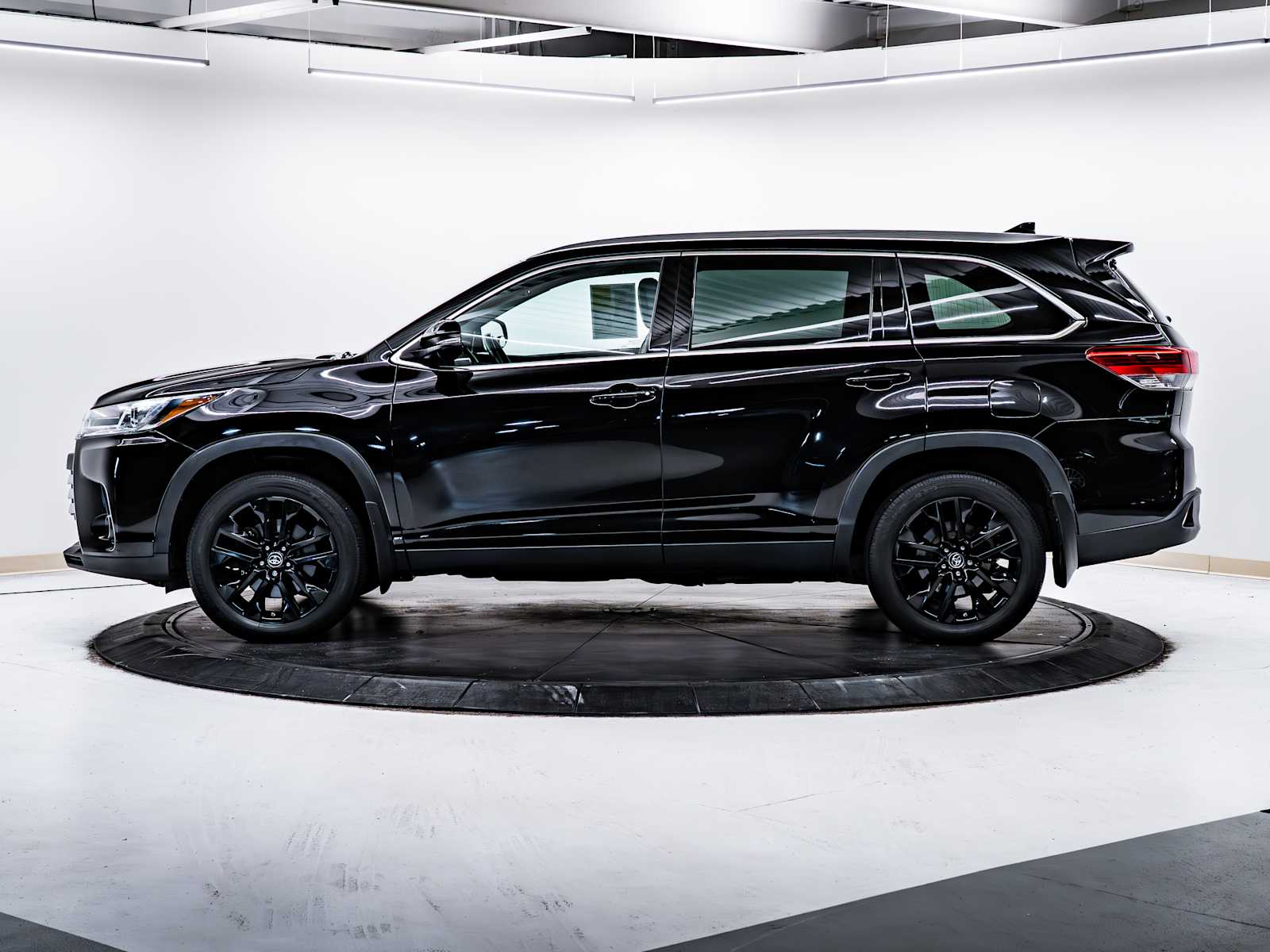 2019 Toyota Highlander SE XLE photo 3