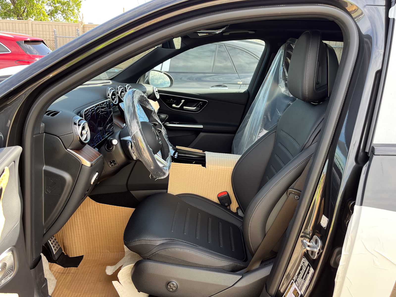 2026 Mercedes Benz GLC 300 4MATIC photo 3