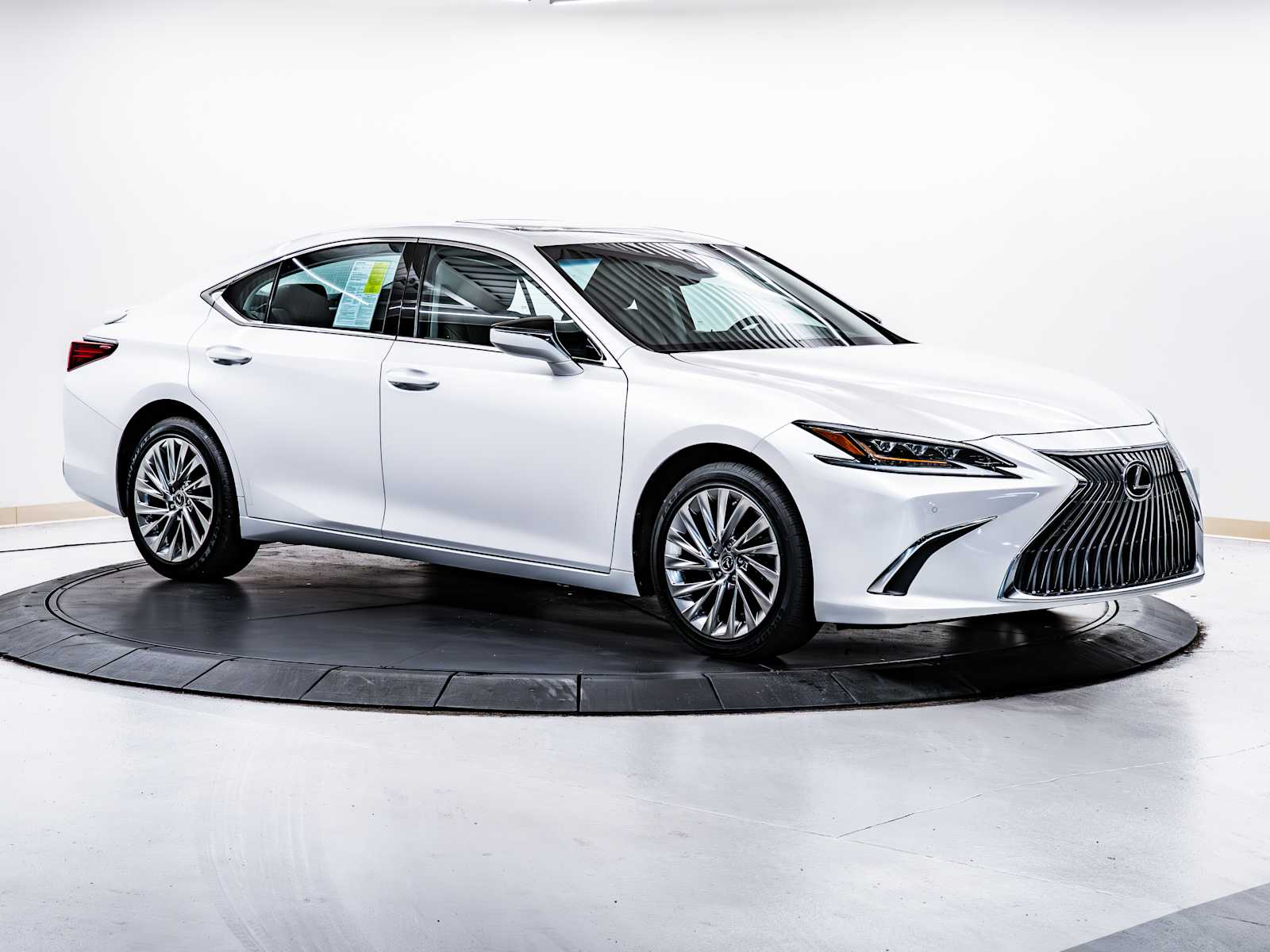 2021 Lexus ES 250 Luxury's photo