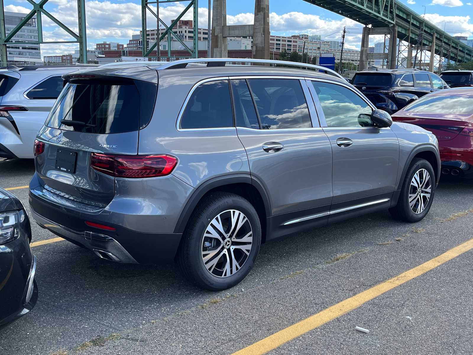 2026 Mercedes Benz GLB 250 4MATIC photo 3