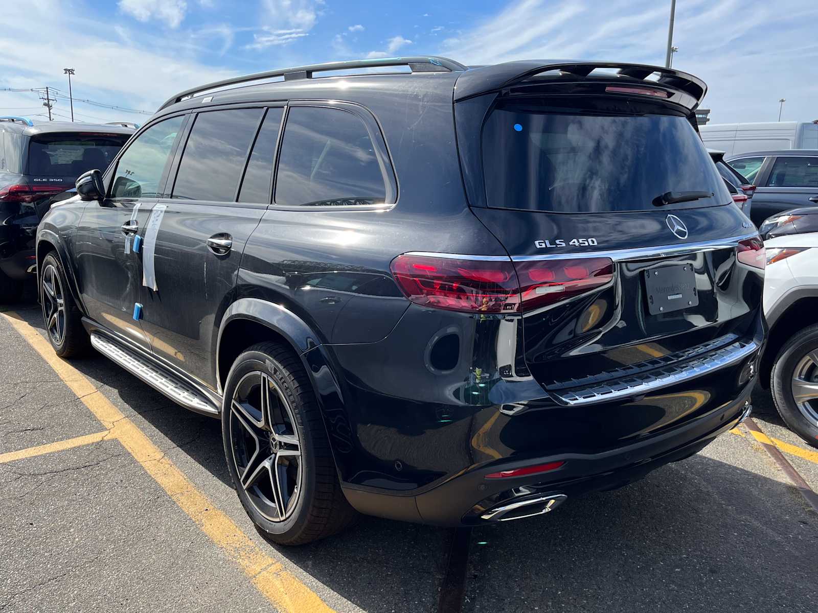 2026 Mercedes Benz GLS 450 4MATIC photo 2