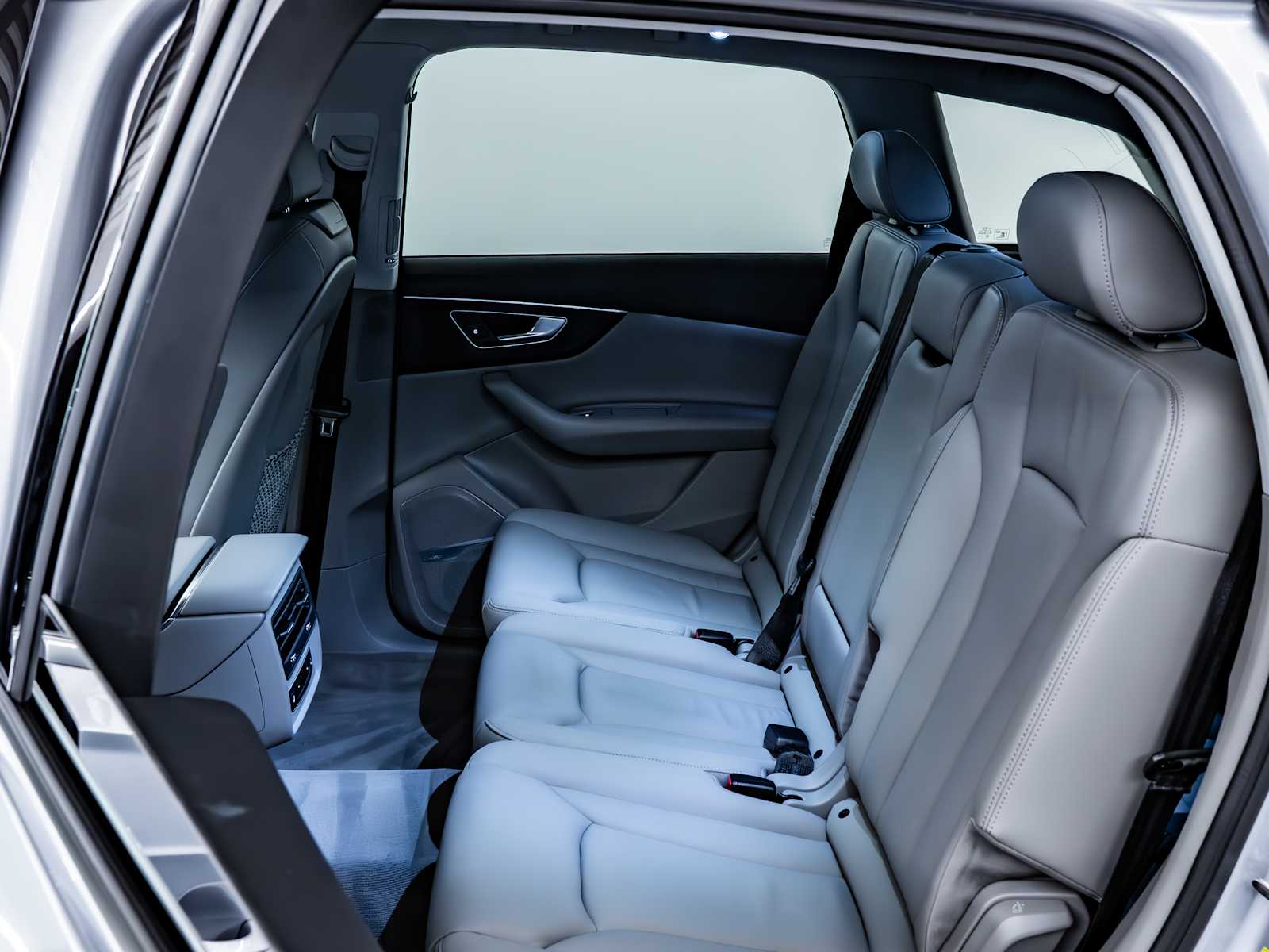 used 2020 Audi Q7 car, priced at $27,798